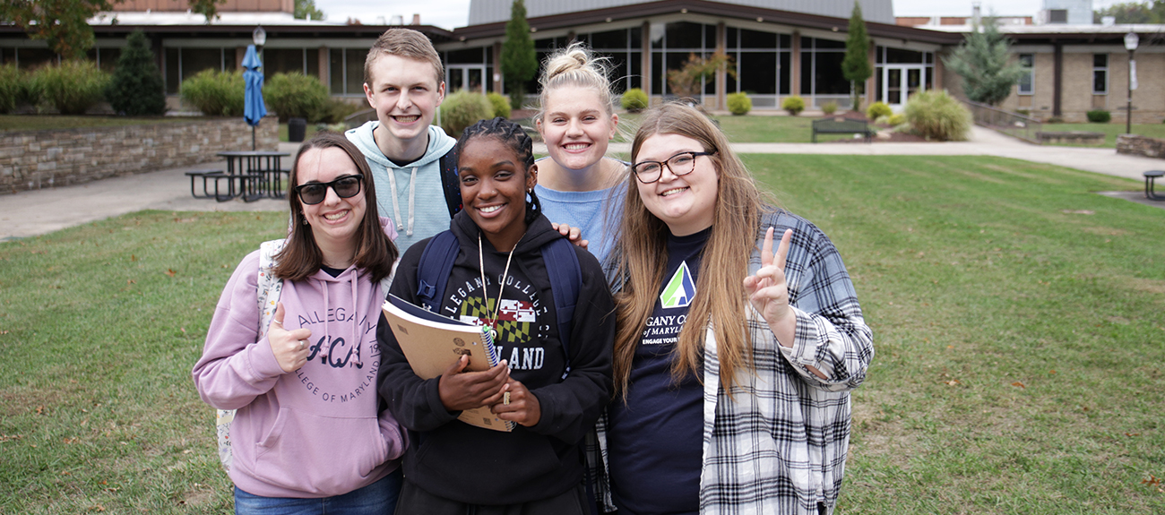 Welcome Back ACM Students infront of College Campus